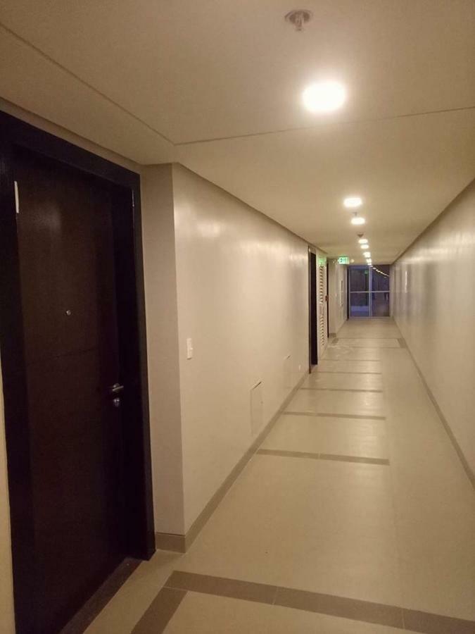Eighty One Newport Boulevard Manila Luaran gambar