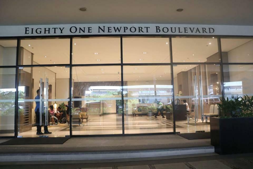 Eighty One Newport Boulevard Manila Luaran gambar