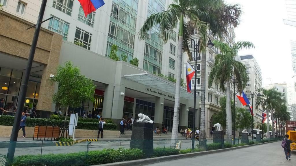 Eighty One Newport Boulevard Manila Luaran gambar