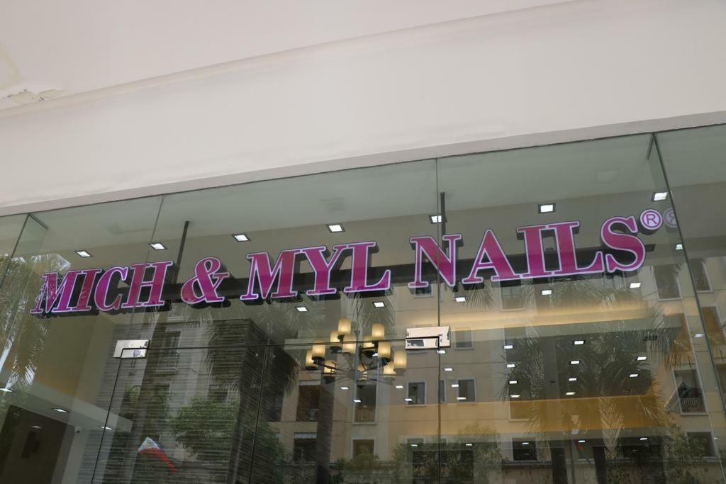 Eighty One Newport Boulevard Manila Luaran gambar