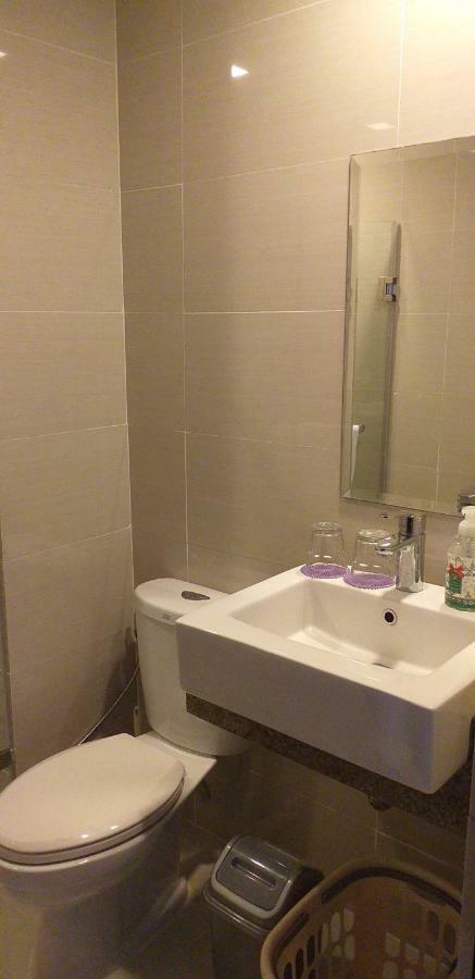 Eighty One Newport Boulevard Manila Luaran gambar