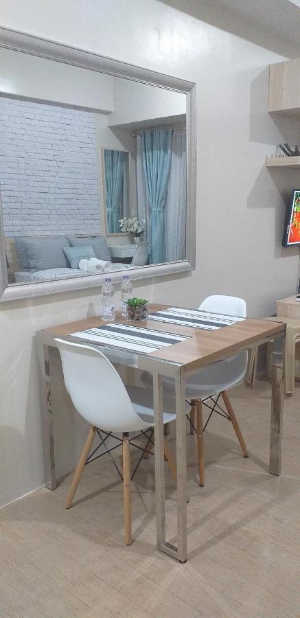Eighty One Newport Boulevard Manila Luaran gambar